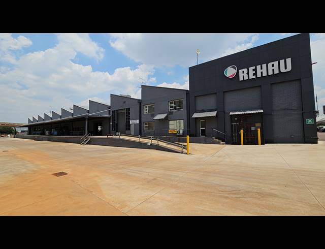 7,772M² WAREHOUSE TO LET IN ISANDO